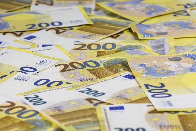 Mantenimento: l’assegno non va al figlio se non lo decide il giudice